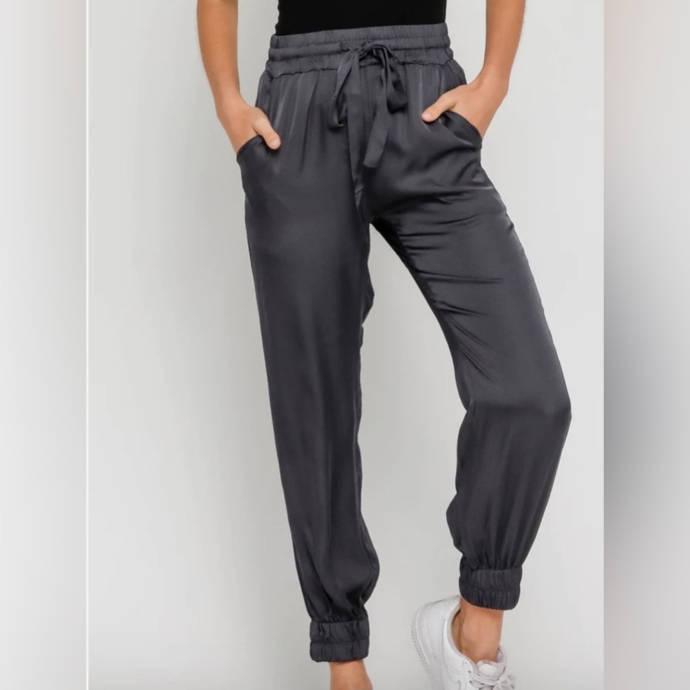 BUSY (OR NOT SO BUSY) JOGGER